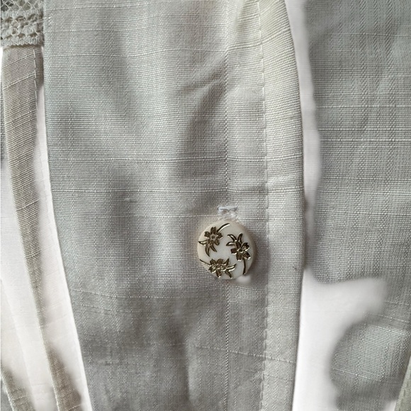 NWOT 1970s does 40s Sears Fashions Cream Lace Inset, Knife Pleats, Gold Leaf But - Picture 4 of 10